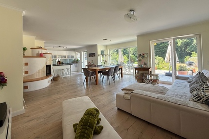 Neu-Isenburg-Buchenbusch: Mehrgenerationenhaus mit Traumgrundstück am Waldrand! - Haus Neu-Isenburg Isenburg | Angebot:25264725