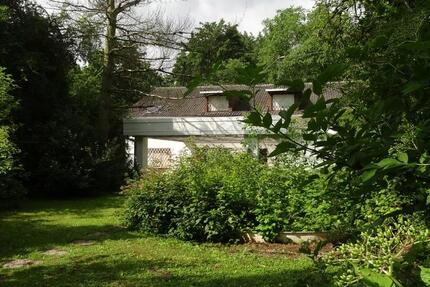 Haus am Park Frankfurt-Sossenheim 2300qm, 14Z, 3 Bäder 450qm Nutz