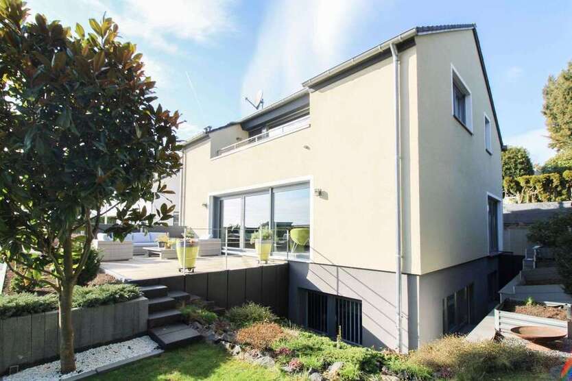Haus zum Kaufen in Hanau 1.090.000 € 269.07 m²