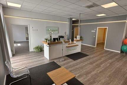 Ladenlokal im Erdgeschoss mit großer Schaufensterfront in Dietzenbach zimmer