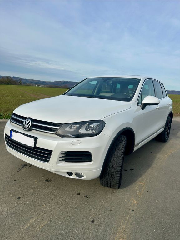 VW Touareg 235.000 km 15.200 € Frankfurt 60488