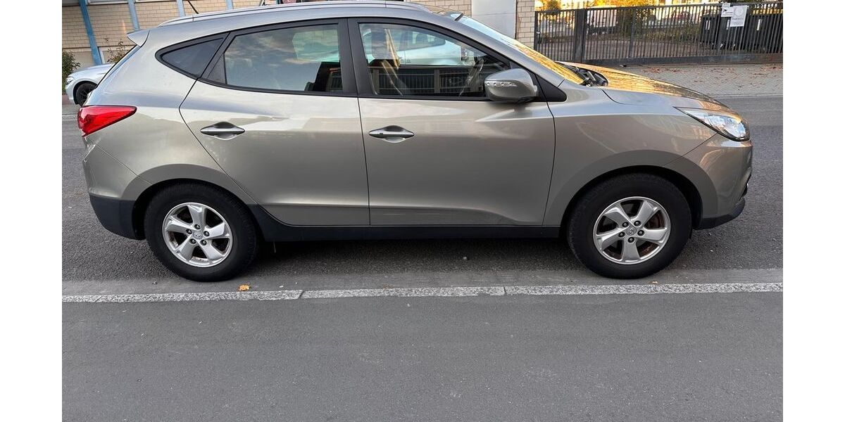 Hyundai ix35 150.345 km 5.600 &euro; Friedrichsdorf 61381