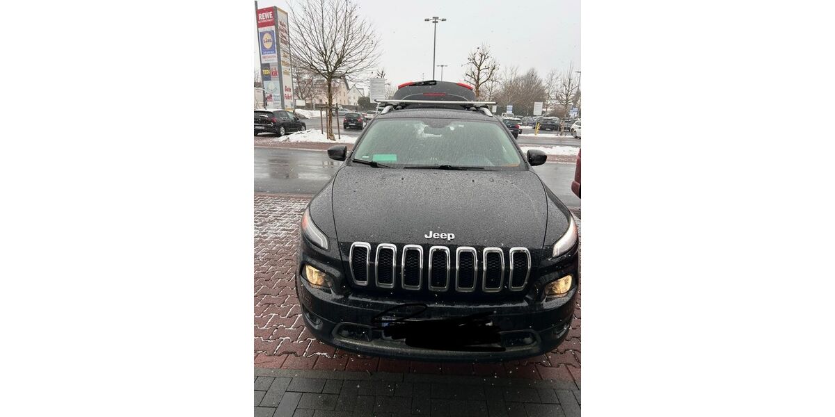 Jeep Cherokee 183.000 km 8.000 &euro; hanau 63457