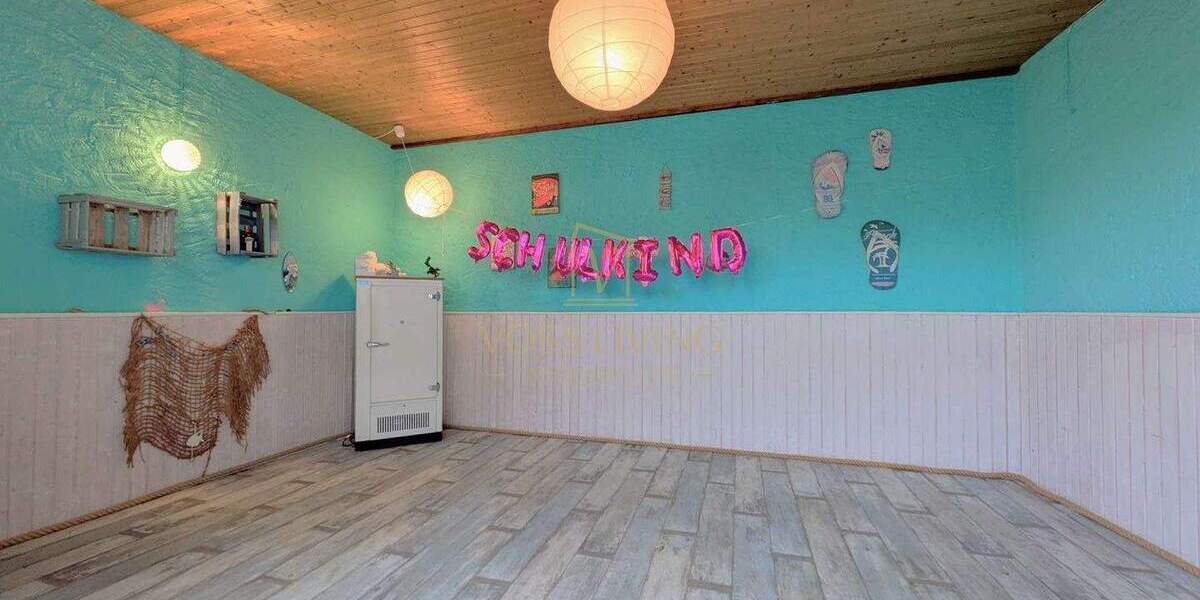 Großes potentialträchtiges Haus mit Garten, Balkon, 3 KFZ Stellplätzen, Keller und Nebengebäude 1 zimmer