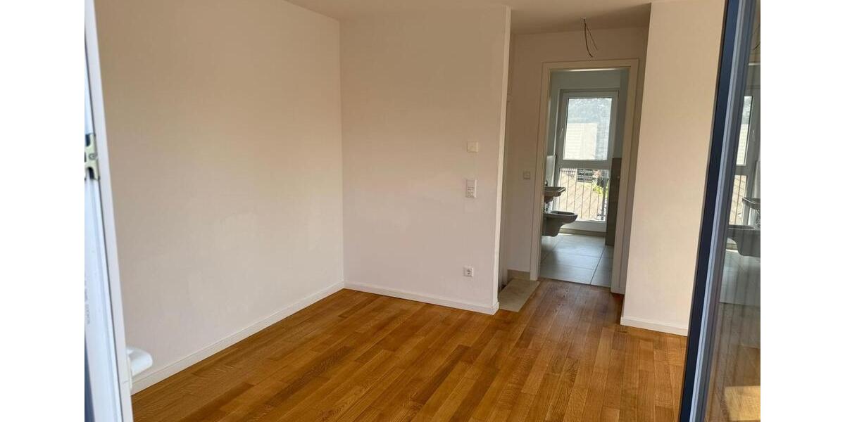 Doppelhaushälfte Frankfurt am Main West - 4 Zimmer, 113 m&sup2;, 2.300&euro; | Angebot:26093726