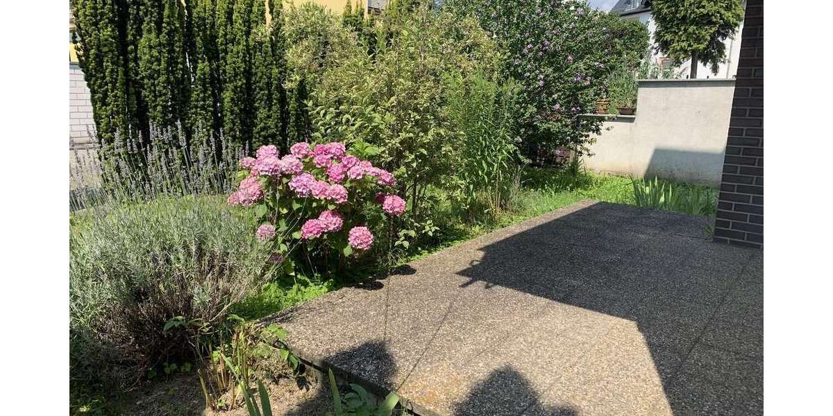 Etagenwohnung Frankfurt am Main Nord-West - 2 Zimmer, 75 m&sup2;, 1.000&euro; | Angebot:27349875