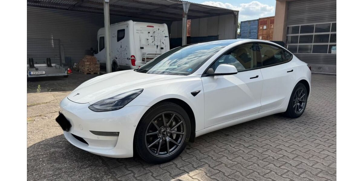 Tesla Model 3 202.000 km 12.990 &euro; Frankfurt am Main 65933