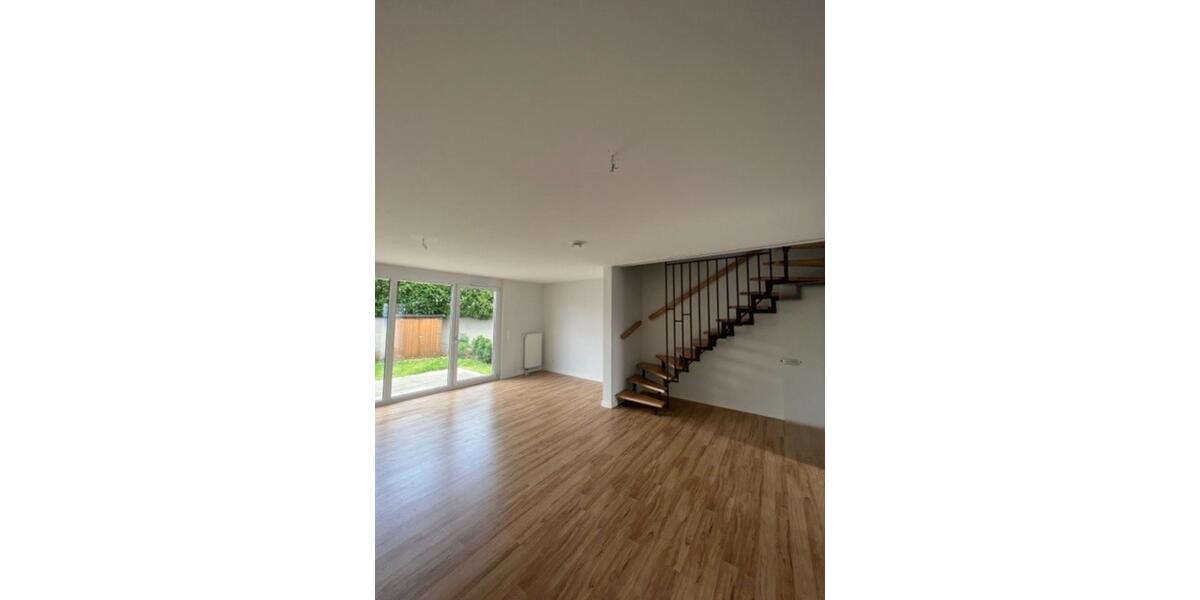 Etagenwohnung Stockstadt am Main - 5 Zimmer, 135 m&sup2;, 1.550&euro; | Angebot:25852630