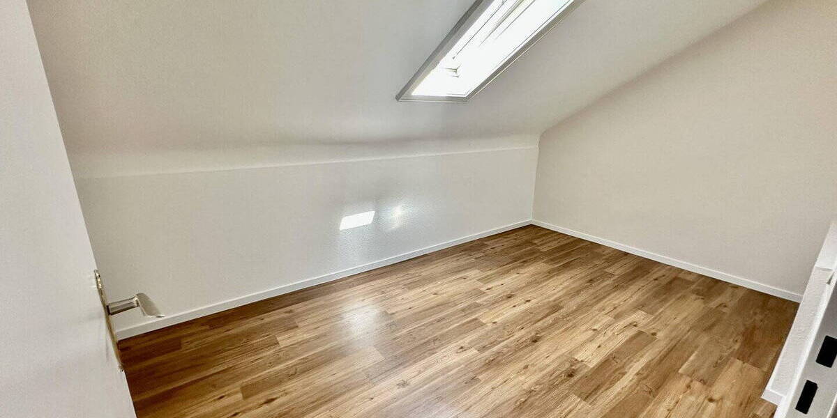 Etagenwohnung Hanau Kesselstadt - 3 Zimmer, 101 m&sup2;, 1.000&euro; | Angebot:26484124
