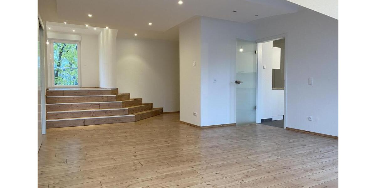 Dachgeschoßwohnung Frankfurt am Main Niederrad - 4 Zimmer, 133 m&sup2;, 2.100&euro; | Angebot:26505068