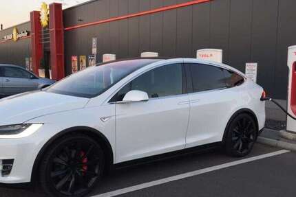 Tesla Model X 85.583 km 79.999 &euro; Friedrichsdorf 61381