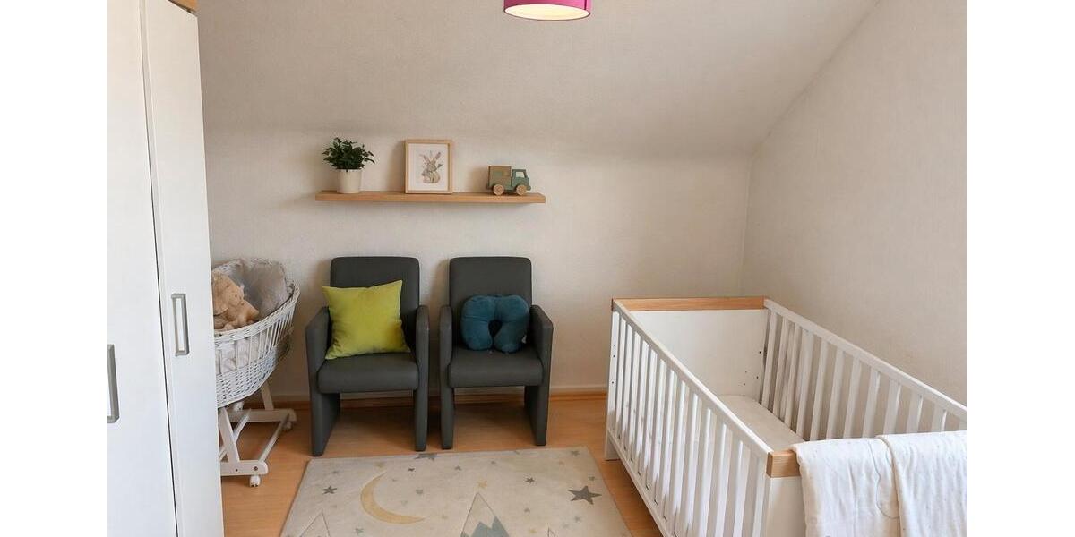 Dachgeschoßwohnung Hofheim am Taunus - 3 Zimmer, 65 m&sup2;, 900&euro; | Angebot:26250157