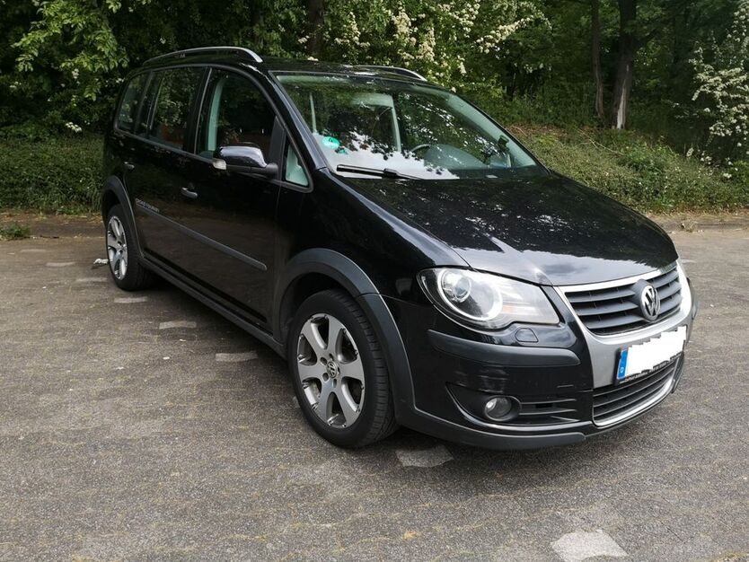 VW Touran 252.479 km 4.250 € Frankfurt am Main 65929