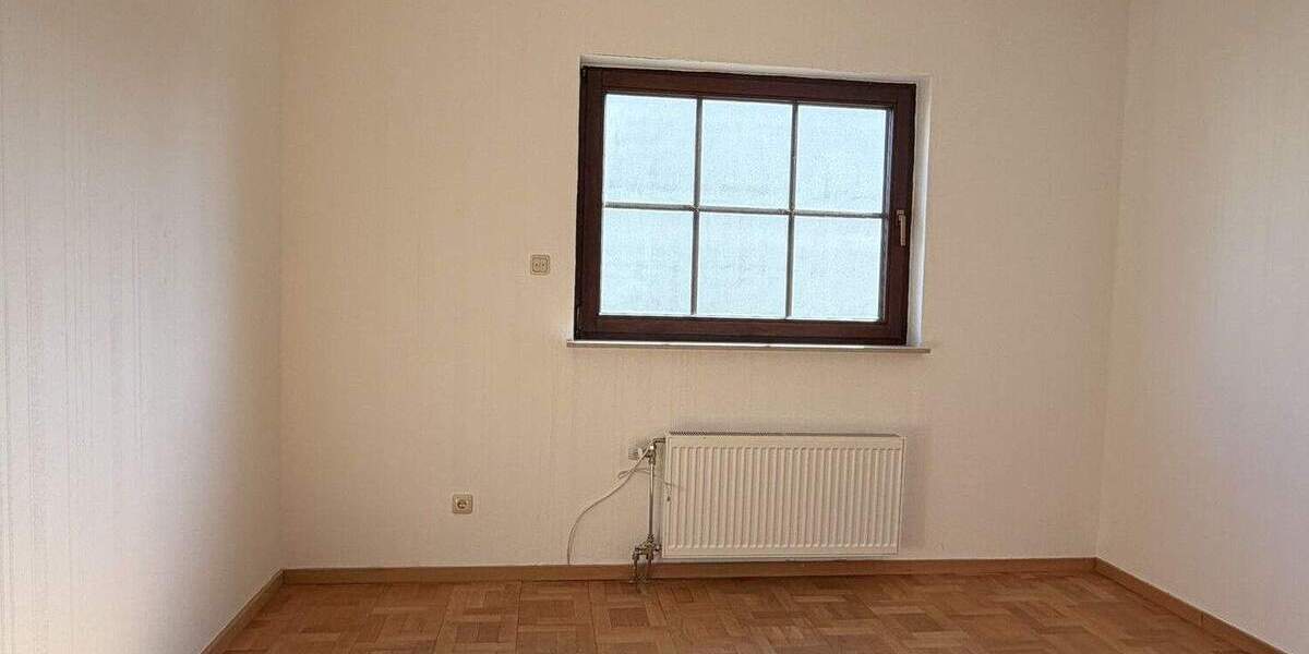 Etagenwohnung Steinbach (Taunus) - 3 Zimmer, 85 m&sup2;, 1.200&euro; | Angebot:25837333