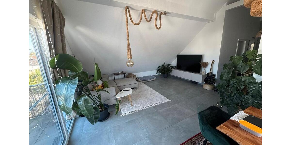 Dachgeschoßwohnung Darmstadt Bessungen - 3 Zimmer, 89 m&sup2;, 1.300&euro; | Angebot:26278187