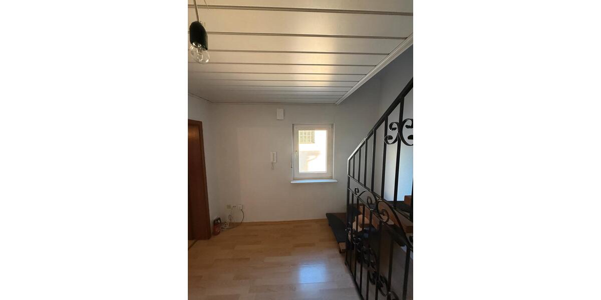 6-Zimmer Zweifamilienhaus nur 150 m zum Main – familienfreundlich 6 zimmer