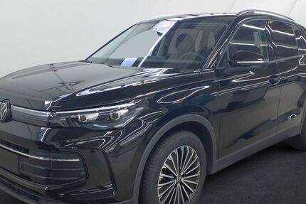 VW Tiguan 21.600 km 30.900 &euro; OFFENBACH AM MAIN 63075