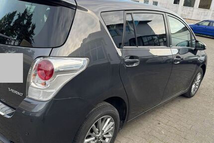 Toyota Verso 83.000 km 14.400 &euro; Bad Homburg 61352