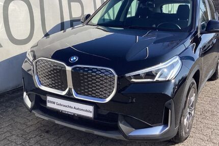 BMW iX1 33.207 km 31.977 &euro; Hainburg 63512