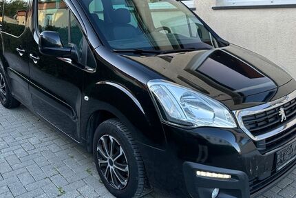 Peugeot Partner 302.973 km 3.990 € Friedrichsdorf 61381