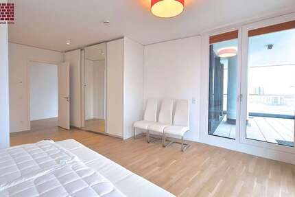 Wohnung Frankfurt Bockenheim - 3 Zimmer, 125 m&sup2;, 2.250&euro; | Angebot:26847578