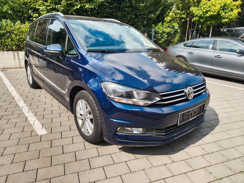 VW Touran 186.313 km 11.950 € Bad Soden 65812
