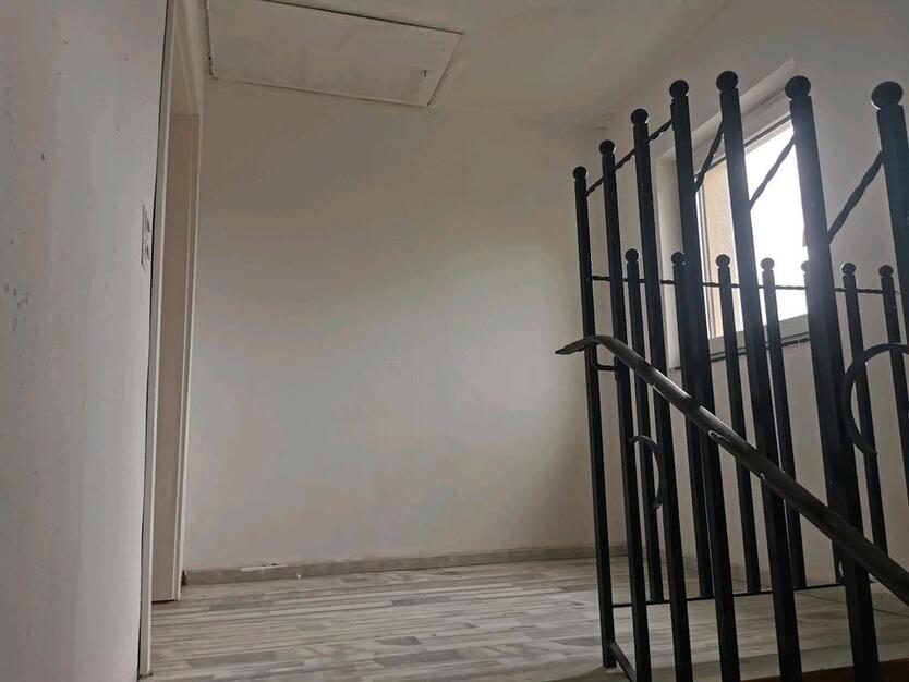 3 Zimmer Dachgeschoss Wohnung mit Balkon ab sofort verfügbar zimmer