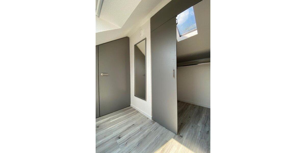 Dachgeschoßwohnung Eppstein - 2 Zimmer, 91 m&sup2;, 960&euro; | Angebot:26262327