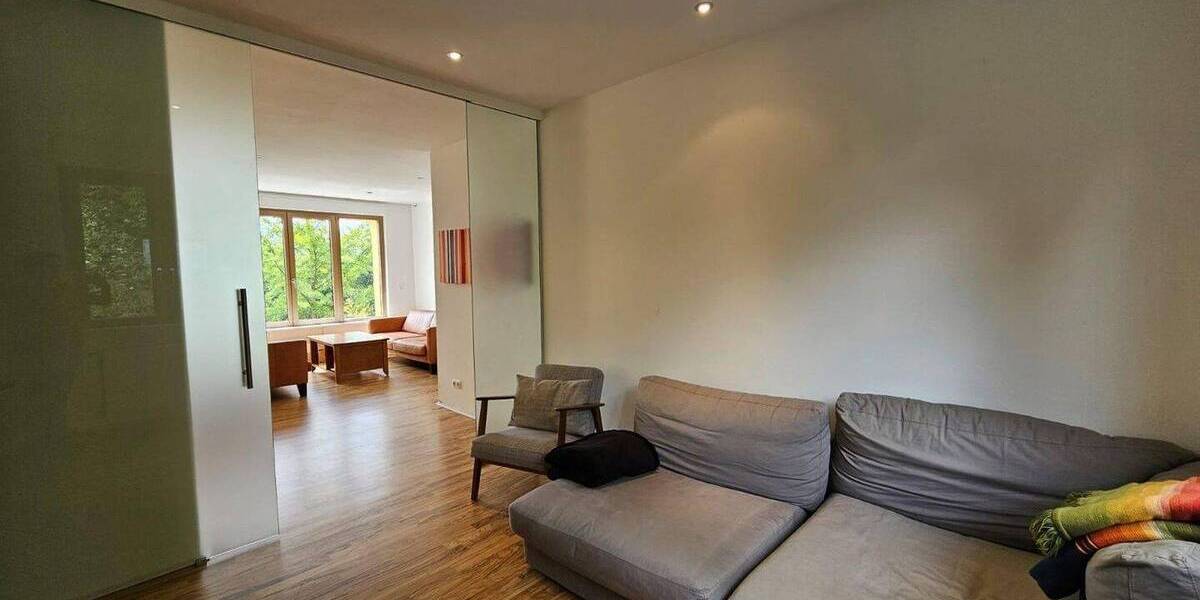 Einfamilienhaus Hofheim - 9 Zimmer, 320 m&sup2;, 4.250&euro; | Angebot:26616851