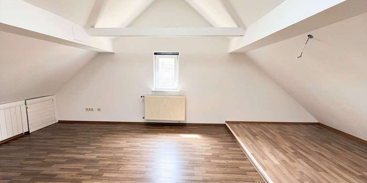 Großzügiges Einfamilienhaus mit Garten und Scheune - Einfamilienhaus Wehrheim | Angebot:27280590