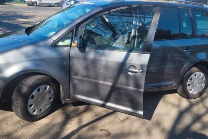 VW Touran 268.998 km 3.000 &euro; Frankfurt am Main 60389