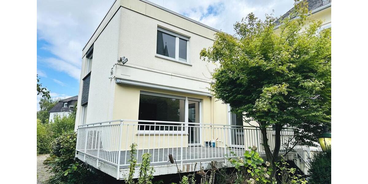Doppelhaushälfte Bad Homburg vor der Höhe Gonzenheim - 3.5 Zimmer, 150 m&sup2;, 2.600&euro; | Angebot:26144498