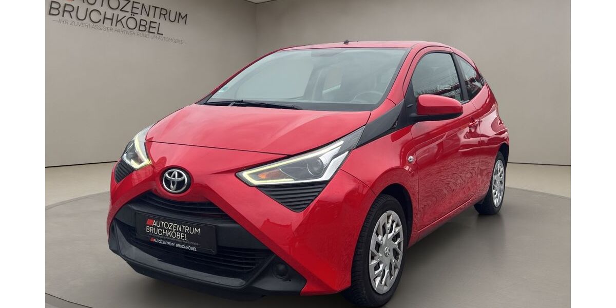 Toyota Aygo (X) 92.250 km 8.699 &euro; Bruchköbel 63486