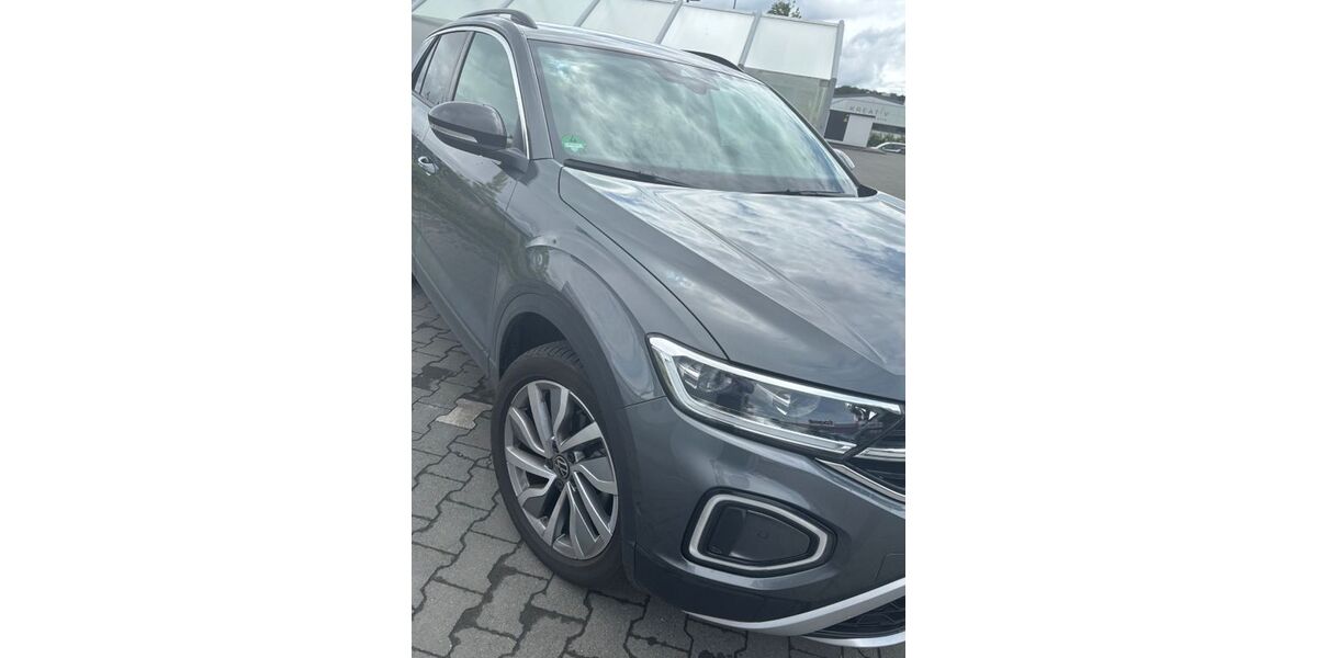 VW T-Roc 14.000 km 30.600 &euro; Kelkheim 65779