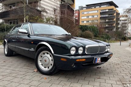 Jaguar Daimler 211.126 km 8.490 &euro; Frankfurt am Main 60486