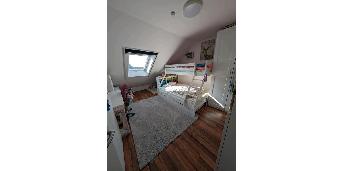 Dachgeschoßwohnung Frankfurt am Main Schwanheim - 2 Zimmer, 65 m&sup2;, 1.300&euro; | Angebot:26210879