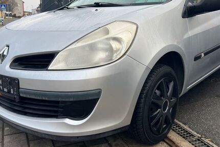 Renault Clio 56.000 km 2.990 &euro; Bad Vilbel - Frankfurt am Main 61118