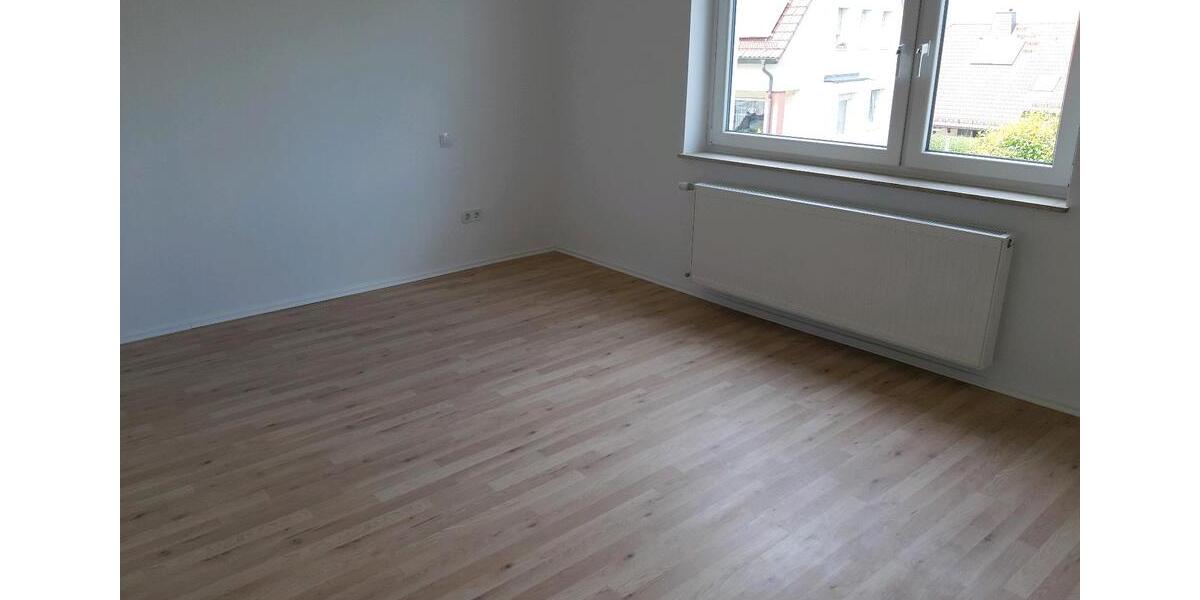Erdgeschoßwohnung Wehrheim - 4 Zimmer, 113 m&sup2;, 1.400&euro; | Angebot:24512268