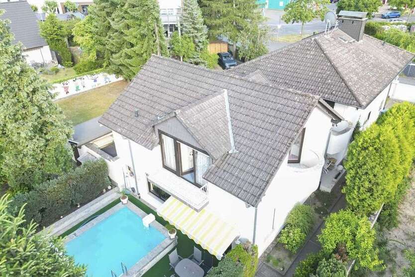 Haus zum Kaufen in Dietzenbach 895.000 € 268.17 m²