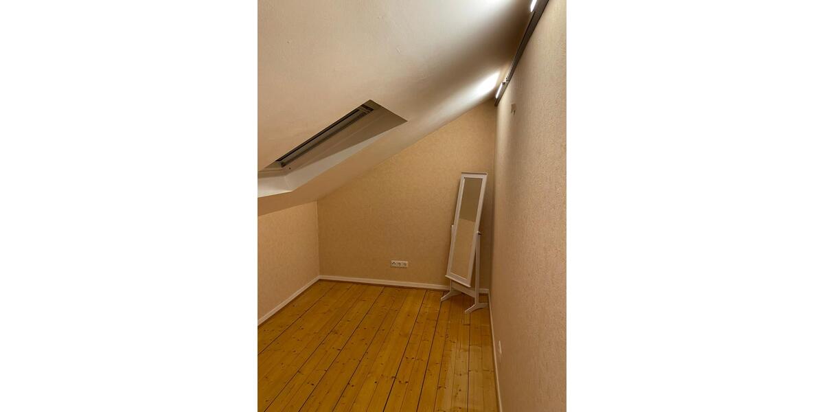 WG-Zimmer in einer 3 Zimmer Wohnung zu vermieten Zimmer 1+3 2 zimmer