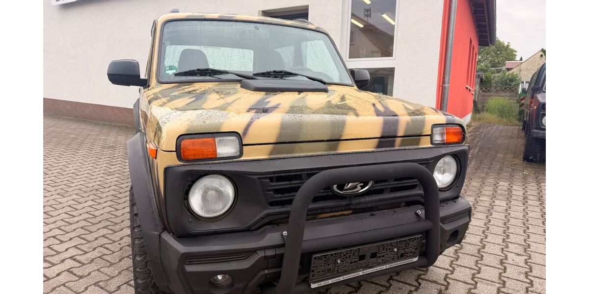 Lada Niva 66.790 km 15.850 &euro; Limeshain 63694