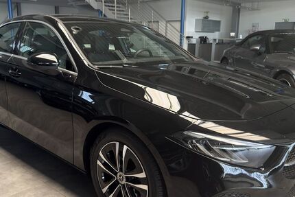 Mercedes-Benz A 200 24.685 km 32.300 &euro; Groß-Umstadt 64823