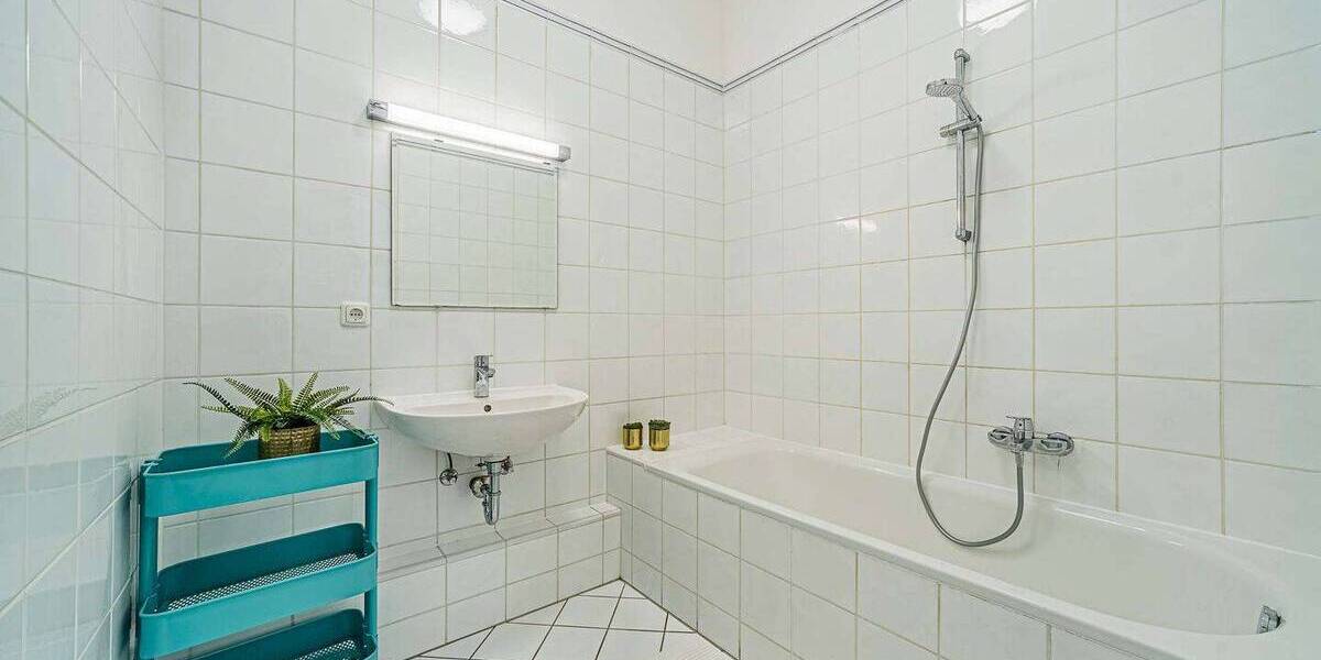 Etagenwohnung Frankfurt am Main Westend-Süd - 2 Zimmer, 75 m&sup2;, 1.650&euro; | Angebot:26683316