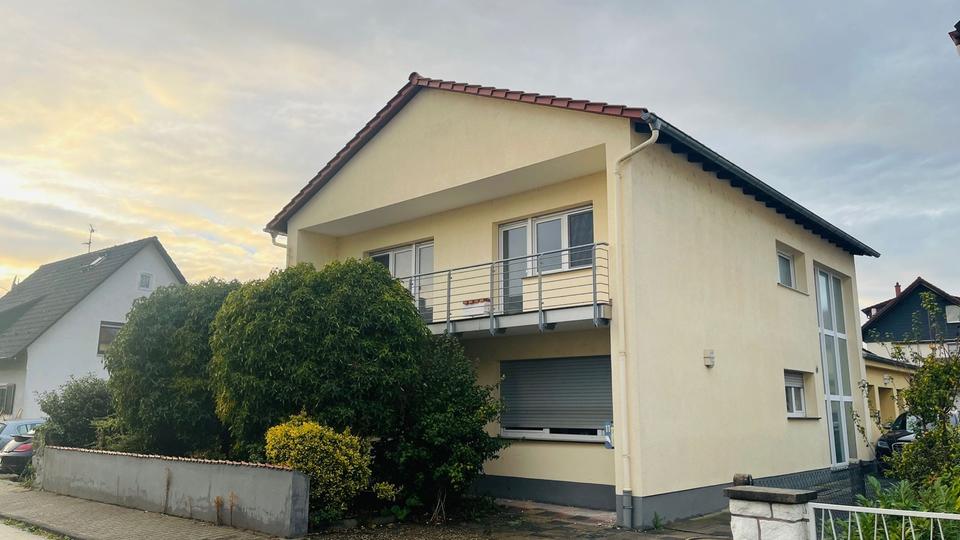 Luxuriöses Einfamilienhaus mit 6 Zimmern zu vermieten 6 zimmer