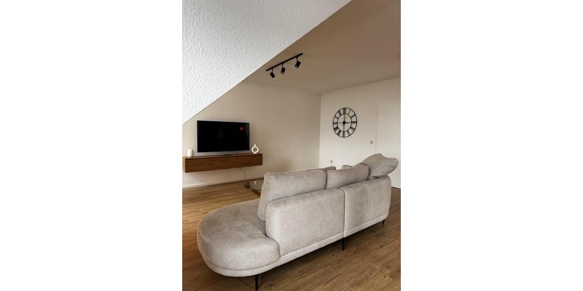 Dachgeschoßwohnung Aschaffenburg Damm - 2 Zimmer, 67 m&sup2;, 1.330&euro; | Angebot:26343868