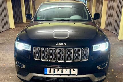 Jeep Grand Cherokee 78.700 km 25.600 € Frankfurt 60389