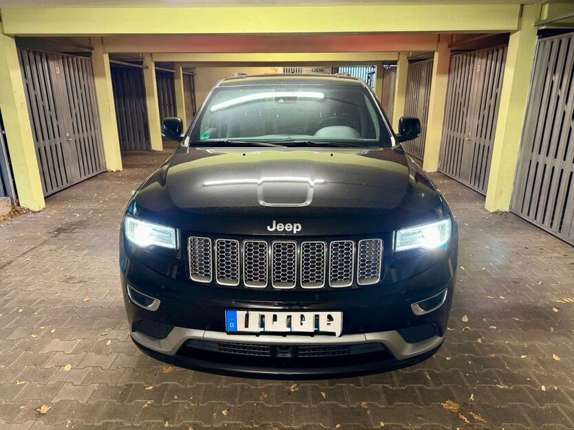 Jeep Grand Cherokee 78.700 km 25.600 € Frankfurt 60389