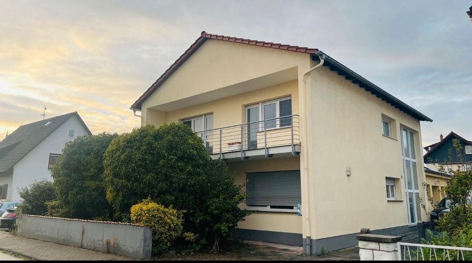 Luxuriöses Einfamilienhaus mit 6 Zimmern zu vermieten 6 zimmer