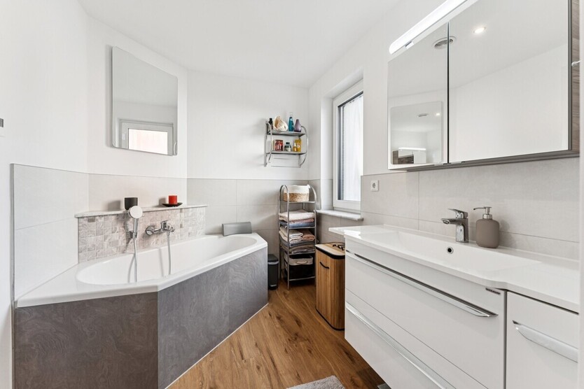 Hofheim: Kernsaniertes, exzellentes Zuhause für Generationen oder Top-Kapitalanlage 10 zimmer