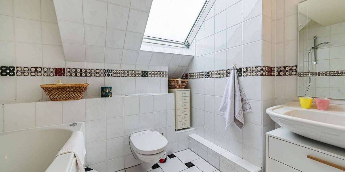 Etagenwohnung Bad Homburg vor der Höhe Bad Homburg - 3 Zimmer, 80 m&sup2;, 1.700&euro; | Angebot:26388794
